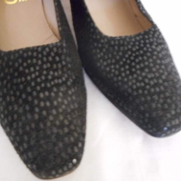 Salvatore Ferragamo Size 7.5 4A Black Pump Shoe - Picture 3 of 7